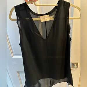 ALICE+OLIVIA -BLACK VNECK -SILKY SLEEVELESS TOP, SIZE XS